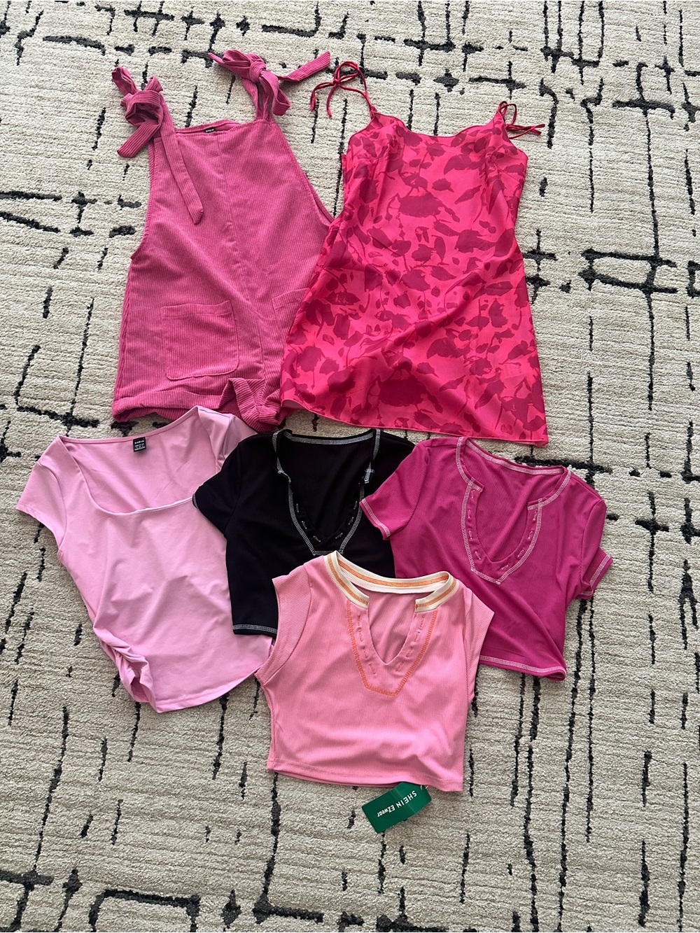 SHEIN SIZE 2/4/SMALL LOT